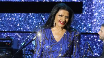 Ζωζώ Σαπουντζάκη: Η συντροφικότητα παίζει σοβαρό ρόλο στη ζωή μου