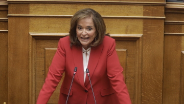 Μπακογιάννη: Η τροπολογία για τους μετανάστες λύνει το πρόβλημα με τα εργατικά χέρια στην επαρχία