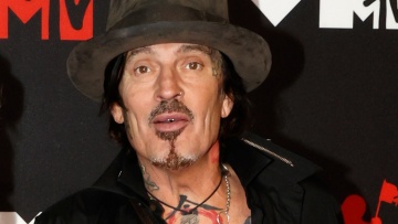 Ο Τόμι Λι κατηγορείται ότι επιτέθηκε σεξουαλικά σε μία γυναίκα μέσα σε ένα ελικόπτερο