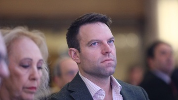 ΣΥΡΙΖΑ: Tρίτος και αγχωμένος στις δημοσκοπήσεις - Μάχη εντυπώσεων για να φρενάρει νέες διαρροές προς τη Νέα Αριστερά