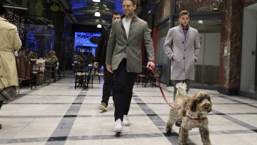 Δυσφορία στον ΣΥΡΙΖΑ για το μυστηριώδες ταξίδι Κασσελάκη στο Παρίσι