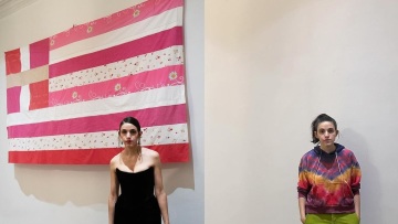 «Hταν ένας φόρος τιμής στις γυναίκες θύματα, έγινε λάθος διαχείριση από το ΥΠΕΞ» λέει η δημιουργός της ροζ σημαίας