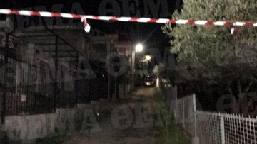 Άγριο έγκλημα στα Καλύβια: 16χρονος μαχαίρωσε μέχρι θανάτου τον πατέρα του - Πήρε τη μητέρα του και της το είπε