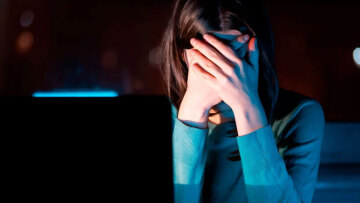 Revenge porn: Άνδρας ανέβαζε γυμνές φωτογραφίες 44χρονης στο Ίντερνετ - Προσπάθησε να αυτοκτονήσει πριν συλληφθεί στη Θεσσαλονίκη