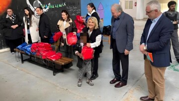 Χριστούγεννα στη Θήβα με τα «παιδιά του πολέμου» για τη Σοφία Βούλτεψη