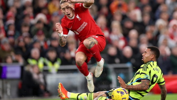 Κώστας Τσιμίκας: Το χρονικό του τραυματισμού του στο ματς με την Άρσεναλ - Η σύγκρουση με τον Κλοπ και το κάταγμα