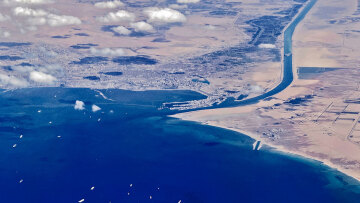 Ερυθρά απειλή: Αν κλείσει το Σουέζ «παίρνουν φωτιά» τρόφιμα, πετρέλαιο και φυσικό αέριο