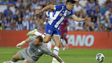 Ολυμπιακός: Μια ανάσα από τον Ναβάρο της Πόρτο 