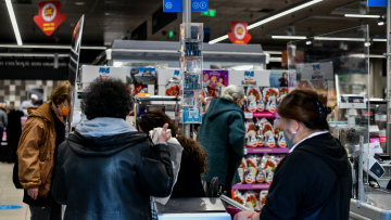 Αυξήσεις: Τι φέρνει το 2024 σε μισθούς - συντάξεις