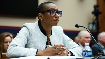 Παραιτήθηκε μετά τον σάλο η πρόεδρος του Χάρβαρντ που κατηγορήθηκε για λογοκλοπή και αντισημιτισμό