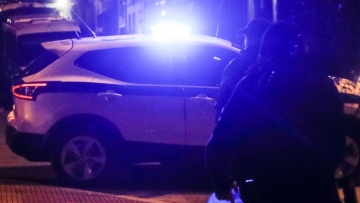 Έκρηξη έξω από ναυτιλιακή εταιρεία στον Πειραιά