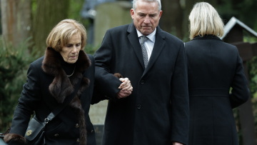 Γερμανία: Κηδεύτηκε ο Βόλφγκανκ Σόιμπλε - Υποβασταζόμενη η σύζυγός του, δείτε φωτογραφίες