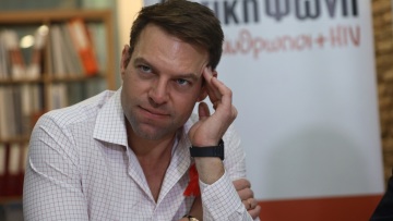 Κασσελάκης: Χαμός στα social media για το μπέρδεμα με το κάρο και το άλογο - «Ξεπέρασες και το camel and the queue του Τσίπρα»