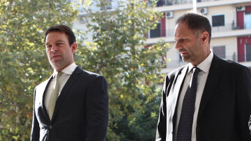 Αποκυήματα φαντασίας απαντά η κυβέρνηση στην «πρόταση Μητσοτάκη σε Κασσελάκη για υπουργείο το ‘19» - Ψευδές το δημοσίευμα λέει ο Διαματάρης