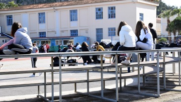 Κορωνοϊός: Οι συστάσεις του ΕΟΔΥ για την επιστροφή των μαθητών στα θρανία - Τι θα γίνεται με τις απουσίες