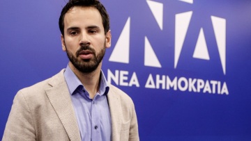 Ομόφυλα ζευγάρια: Παραμένει η δέσμευση ότι η ρύθμιση θα γίνει εντός της τετραετίας, λέει ο Νίκος Ρωμανός