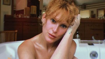 Ράμερ Γουίλις: Γυμνή στη μπανιέρα της - Ο απολογισμός για τη χρονιά που πέρασε