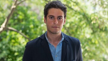 Γαλλία: Ο υπουργός Παιδείας Γκαμπριέλ Ατάλ προορίζεται για πρωθυπουργός μετά την παραίτηση Μπορν