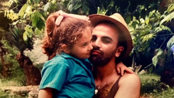 Ελεωνόρα Ζουγανέλη: Η φωτογραφία με τον πατέρα της από τα παλιά