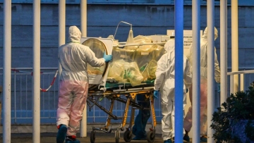 Ιταλία: «Καμπανάκι» από τους γιατρούς - Σε «κατάσταση πολιορκίας» τα νοσοκομεία λόγω γρίπης και κορωνοϊού