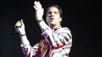 Νίκος Οικονομόπουλος: Το περιβάλλον του απαντά στις αντιδράσεις σε όσα είπε για τα ομόφυλα ζευγάρια