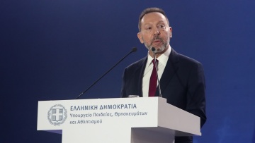 Στουρνάρας: Η επιστροφή της Ελλάδας στην επενδυτική βαθμίδα σηματοδοτεί επιστροφή στην κανονικότητα