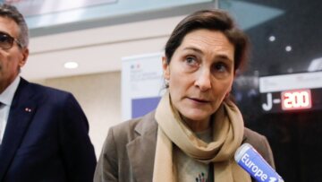 Γαλλία: Νέος πονοκέφαλος για τον Μακρόν το μίνι σκάνδαλο με την υπουργό Παιδείας - Κερδίζει έδαφος η Λεπέν 