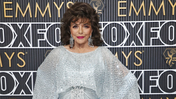 Βραβεία Emmy: Λαμπερή και εντυπωσιακή στα 90 της η Τζόαν Κόλινς