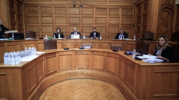 Αντιπαράθεση στην εξεταστική επιτροπή για τα Τέμπη μετά το εξώδικο της οικογένειας του μηχανοδηγού του Intercity