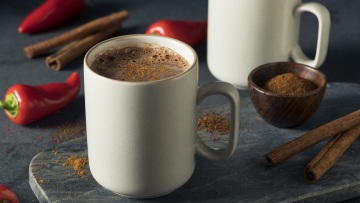Πώς να φτιάξετε spicy ζεστή σοκολάτα με άρωμα… Μεξικού