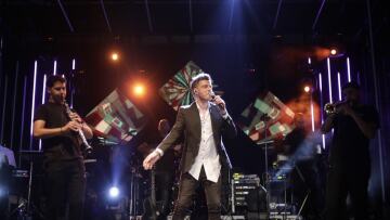 Θεσσαλονίκη: Ήθελαν να με βγάλουν από το αυτοκίνητο και να με χτυπήσουν, καταγγέλλει ο τραγουδιστής που συνελήφθη