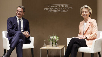 Θερμό τετ α τετ Μητσοτάκη - Φον ντερ Λάιεν στο περιθώριο του Οικονομικού Φόρουμ στο Νταβός, δείτε βίντεο