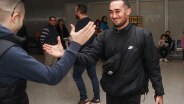 Επέστρεψε στην Ελλάδα ο 19χρονος ναυτικός του τάνκερ St Nicholas που είχαν καταλάβει οι Ιρανοί - Δείτε φωτογραφίες