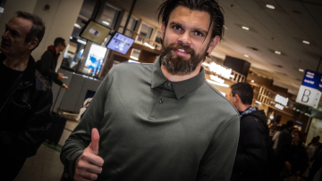 Έφτασε στην Ελλάδα ο Ντραγκόφσκι: «Θέλω τίτλους με τον Παναθηναϊκό, μέτρησε η παρουσία Τερίμ» - Βίντεο 