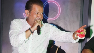 Χάρης Κωστόπουλος: Οι δέκα μεγαλύτερες επιτυχίες του τραγουδιστή