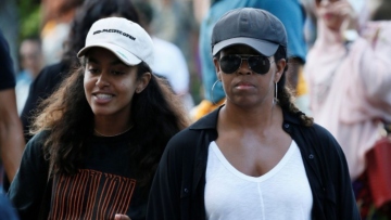 Μπάρακ και Μισέλ Ομπάμα: Η κόρη τους περπάτησε στο κόκκινο χαλί του Φεστιβάλ Κινηματογράφου Σάντανς