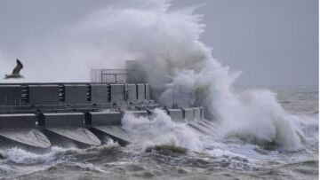 Βρετανία: Στο έλεος της καταιγίδας Isha - Ακυρώσεις πτήσεων και θυελλώδεις άνεμοι έως 130 χλμ/ώρα