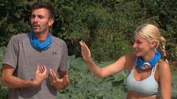 Survivor - Φάνης Μπολέτσης για Χρύσα Χατζηγεωργίου: Αναστενάζει στον ύπνο της, μπορεί να περνάει όμορφα