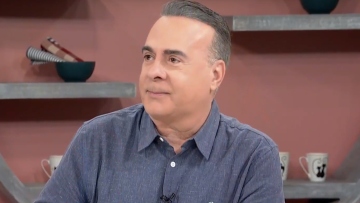 Φώτης Σεργουλόπουλος: Βούρκωσε στον τηλεοπτικό αέρα και δεν μπόρεσε να συνεχίσει την εκπομπή