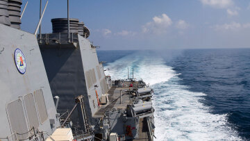 Ερυθρά Θάλασσα: Απότομη κλιμάκωση - Οι Χούτι καλούν όσους Αμερικανού και Βρετανούς βρίσκονται στην Υεμένη να φύγουν