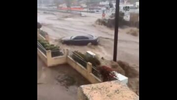 Καλιφόρνια: Σφοδρές βροχοπτώσεις «έπνιξαν» το Σαν Ντιέγκο - Πλημμύρισαν σπίτια, παρασύρθηκαν αυτοκίνητα