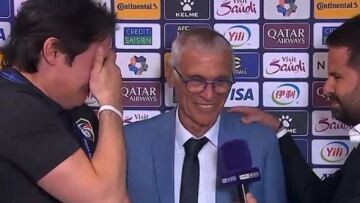 Κύπελλο Ασίας: Σύρος ρεπόρτερ και μεταφραστής ξέσπασαν σε κλάματα την ώρα των δηλώσεων Κούπερ μετά την πρόκριση - Βίντεο 