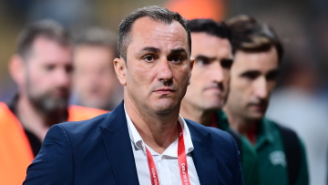 Καταγγελία της ΕΠΟ: Η σύντροφος του Σταύρου Μάνταλου δέχθηκε επίθεση από αγνώστους έξω από το σπίτι τους - Οι αντιδράσεις των ομάδων 