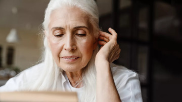 Νόσος Αλτσχάιμερ: Το απρόσμενο σύμπτωμα που αποτελεί ισχυρότερη ένδειξη νόσου συγκριτικά με την αδύναμη μνήμη