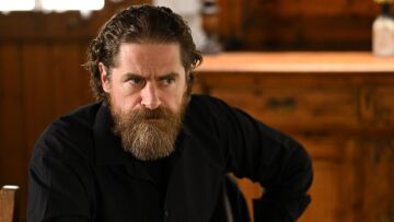 Σασμός: Ο Μαθιός επισκέπτεται τον Βαγγέλη, προσπαθώντας να μάθει την αλήθεια για τα μηνύματα στη Βασιλική