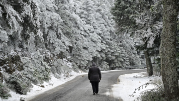 Πολιτική Προστασία: Από την Τρίτη τα χιόνια, πού θα χτυπήσει το κύμα κακοκαιρίας