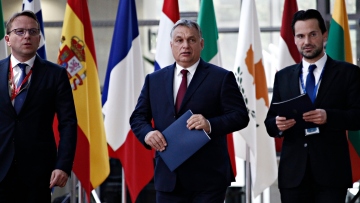 Ουγγαρία: Άνω κάτω το κόμμα του Ορμπάν μετά τις παραιτήσεις της προέδρου και της επικεφαλής του ευρωψηφοδελτίου