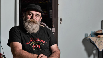 Κωνσταντίνος Πολυχρονόπουλος: Βοσκός στην Αίγινα ο γαμπρός του που του «δάνεισε» λογαριασμό για τις δωρεές