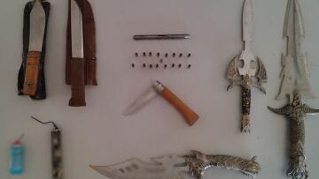 Λαμία: 53χρονος είχε οπλοστάσιο και ενάμισι κιλό κάνναβης στο σπίτι του