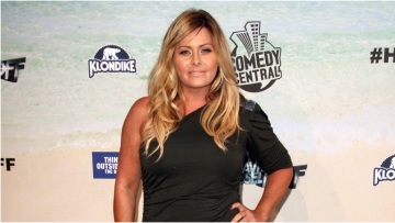 Νικόλ Έγκερτ: Η ηθοποιός του Baywatch αποκαλύπτει ότι ο καρκίνος εξαπλώθηκε στους λεμφαδένες της 